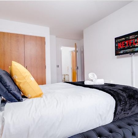 Maevela Apartments - Arcadian Versace Themed Apt ☆ Huge Balcony / Free Parking → Free Netflix -2 Min Walk From Birmingham Hippodrome Theatre, Arcadian, China Town, Sidewalk Club, Gay Village, 5 Mins From New Street Train Station - Birmingham Grand Ce Exteriér fotografie