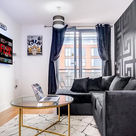 Maevela Apartments - Arcadian Versace Themed Apt ☆ Huge Balcony / Free Parking → Free Netflix -2 Min Walk From Birmingham Hippodrome Theatre, Arcadian, China Town, Sidewalk Club, Gay Village, 5 Mins From New Street Train Station - Birmingham Grand Ce Exteriér fotografie