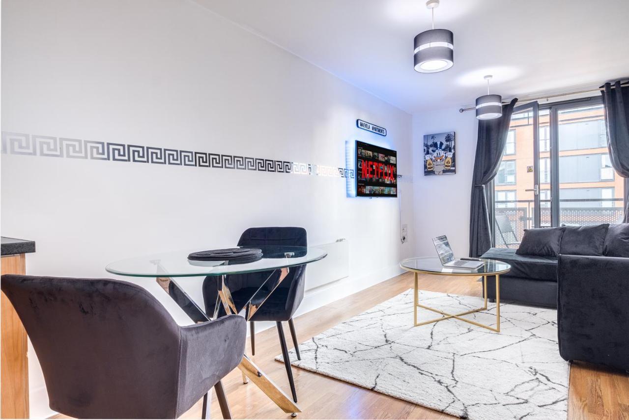 Maevela Apartments - Arcadian Versace Themed Apt ☆ Huge Balcony / Free Parking → Free Netflix -2 Min Walk From Birmingham Hippodrome Theatre, Arcadian, China Town, Sidewalk Club, Gay Village, 5 Mins From New Street Train Station - Birmingham Grand Ce Exteriér fotografie