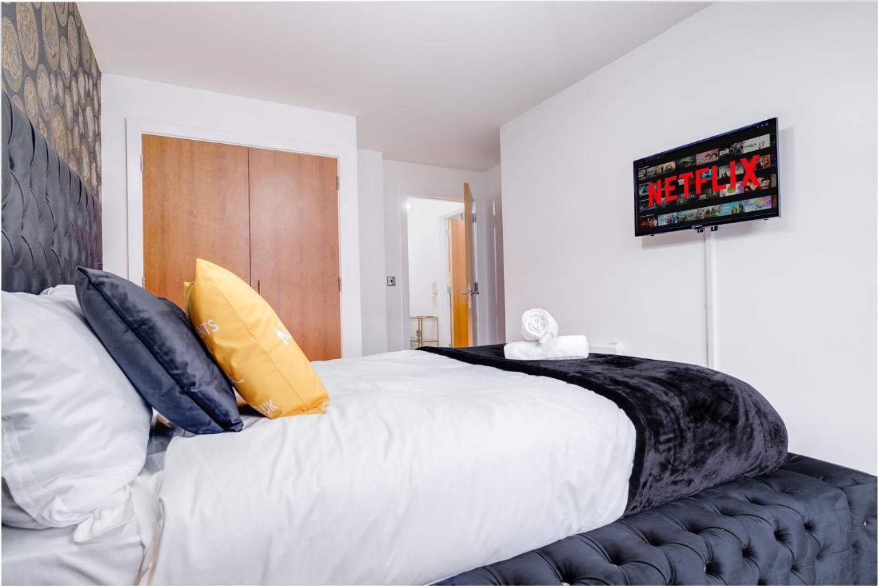 Maevela Apartments - Arcadian Versace Themed Apt ☆ Huge Balcony / Free Parking → Free Netflix -2 Min Walk From Birmingham Hippodrome Theatre, Arcadian, China Town, Sidewalk Club, Gay Village, 5 Mins From New Street Train Station - Birmingham Grand Ce Exteriér fotografie