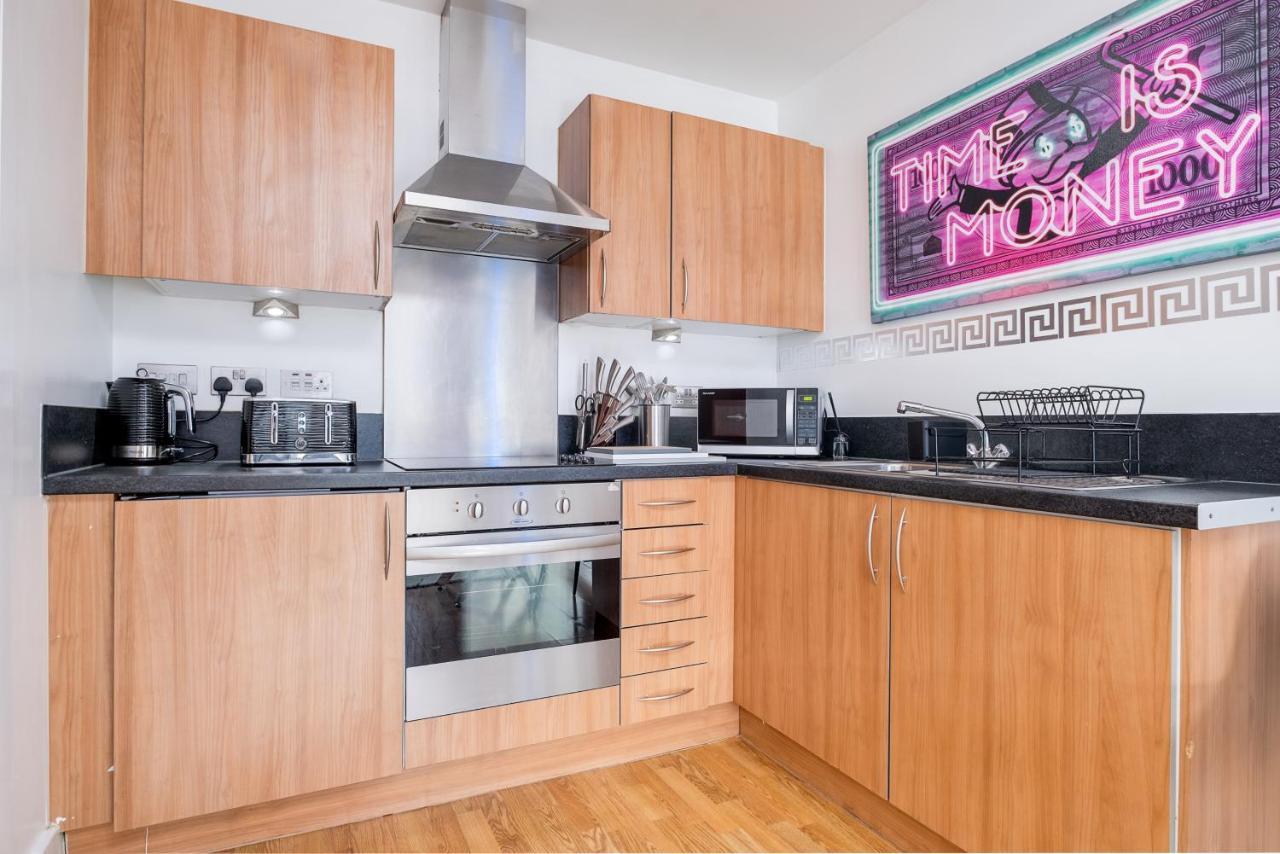 Maevela Apartments - Arcadian Versace Themed Apt ☆ Huge Balcony / Free Parking → Free Netflix -2 Min Walk From Birmingham Hippodrome Theatre, Arcadian, China Town, Sidewalk Club, Gay Village, 5 Mins From New Street Train Station - Birmingham Grand Ce Exteriér fotografie