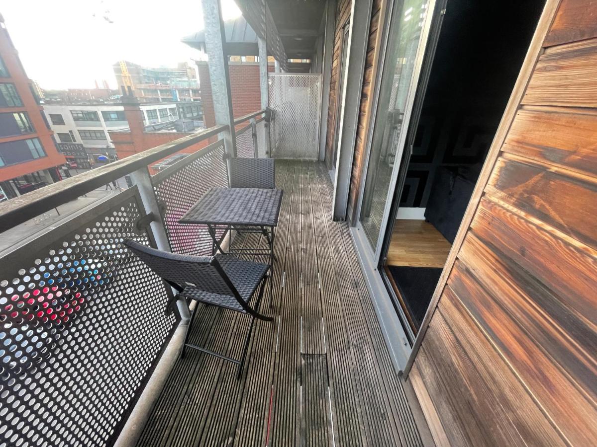 Maevela Apartments - Arcadian Versace Themed Apt ☆ Huge Balcony / Free Parking → Free Netflix -2 Min Walk From Birmingham Hippodrome Theatre, Arcadian, China Town, Sidewalk Club, Gay Village, 5 Mins From New Street Train Station - Birmingham Grand Ce Exteriér fotografie
