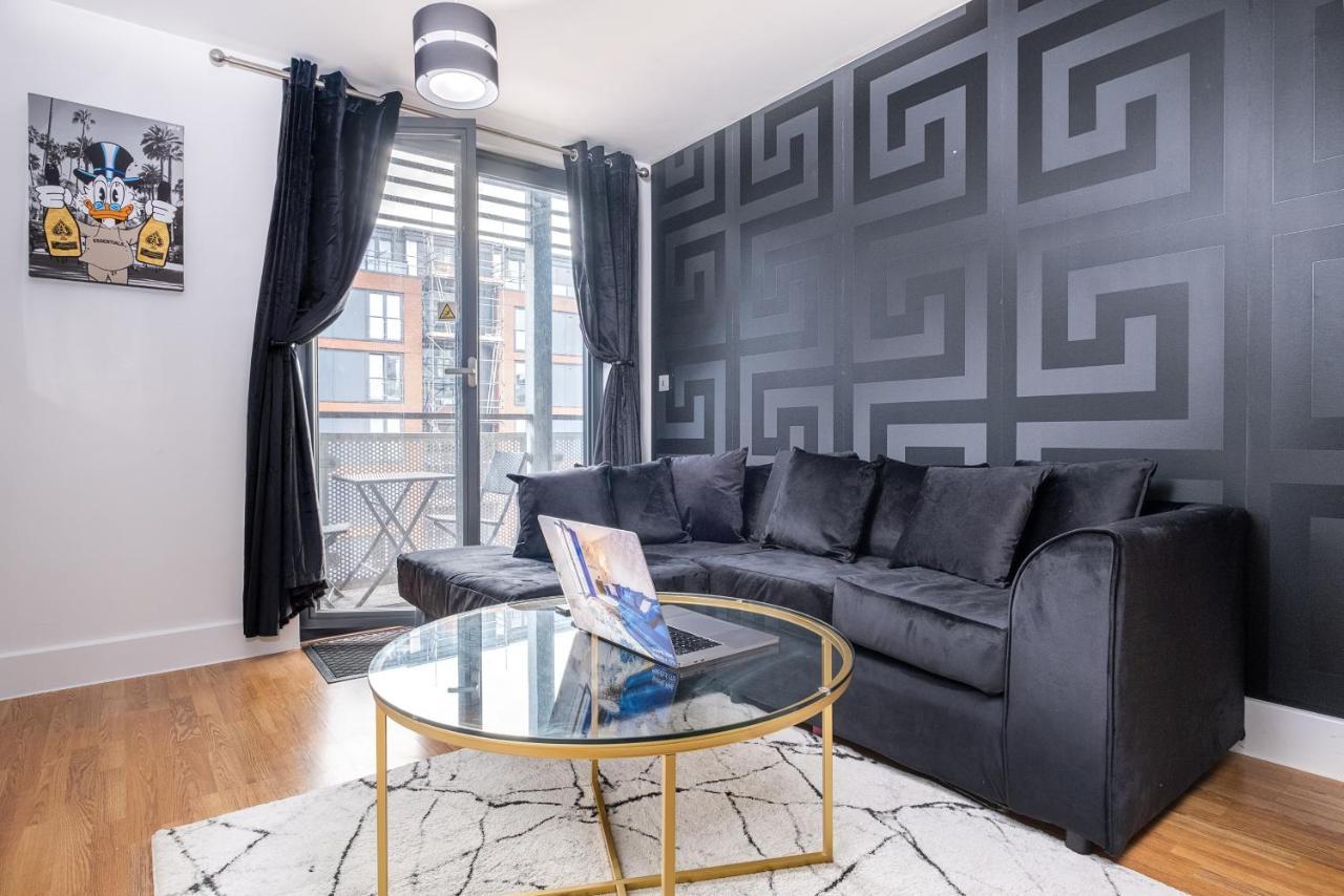 Maevela Apartments - Arcadian Versace Themed Apt ☆ Huge Balcony / Free Parking → Free Netflix -2 Min Walk From Birmingham Hippodrome Theatre, Arcadian, China Town, Sidewalk Club, Gay Village, 5 Mins From New Street Train Station - Birmingham Grand Ce Exteriér fotografie