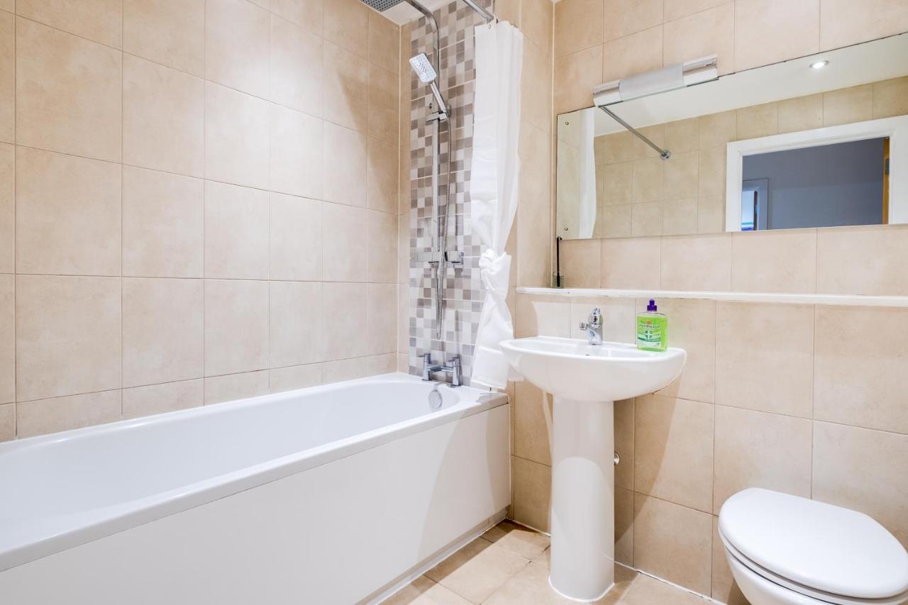 Maevela Apartments - Arcadian Versace Themed Apt ☆ Huge Balcony / Free Parking → Free Netflix -2 Min Walk From Birmingham Hippodrome Theatre, Arcadian, China Town, Sidewalk Club, Gay Village, 5 Mins From New Street Train Station - Birmingham Grand Ce Exteriér fotografie