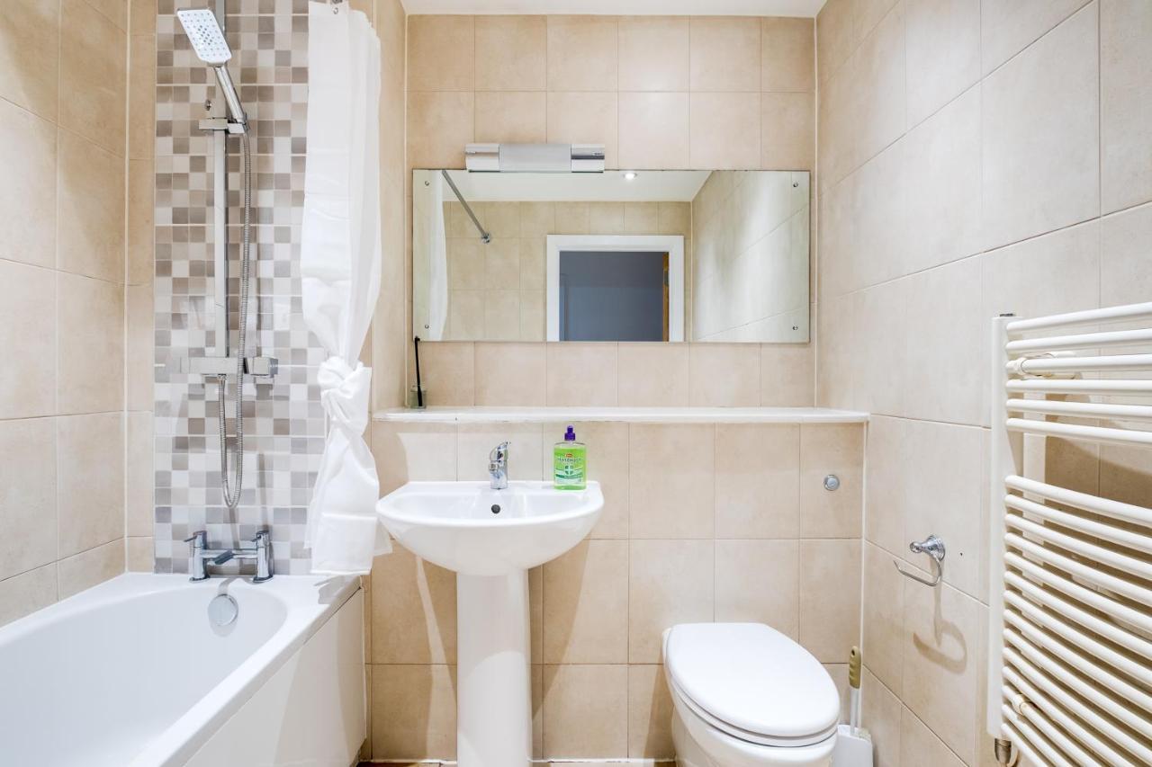 Maevela Apartments - Arcadian Versace Themed Apt ☆ Huge Balcony / Free Parking → Free Netflix -2 Min Walk From Birmingham Hippodrome Theatre, Arcadian, China Town, Sidewalk Club, Gay Village, 5 Mins From New Street Train Station - Birmingham Grand Ce Exteriér fotografie